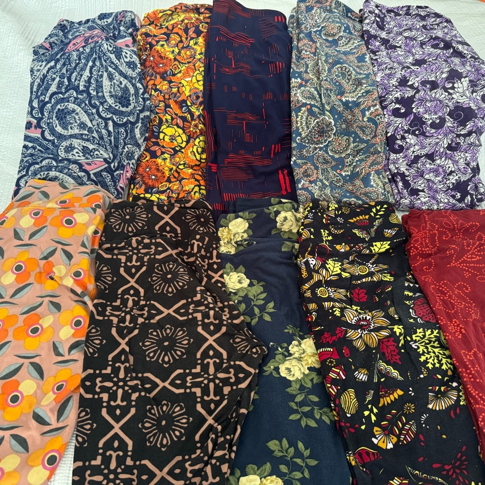LuLaRoe bundled leggings.